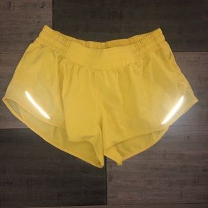 Lululemon Hotty Hot 2.5”
